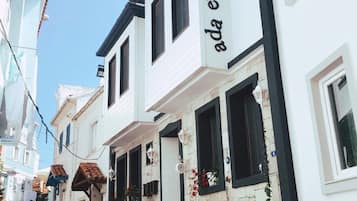 Konaklama yerinin ön cephesi