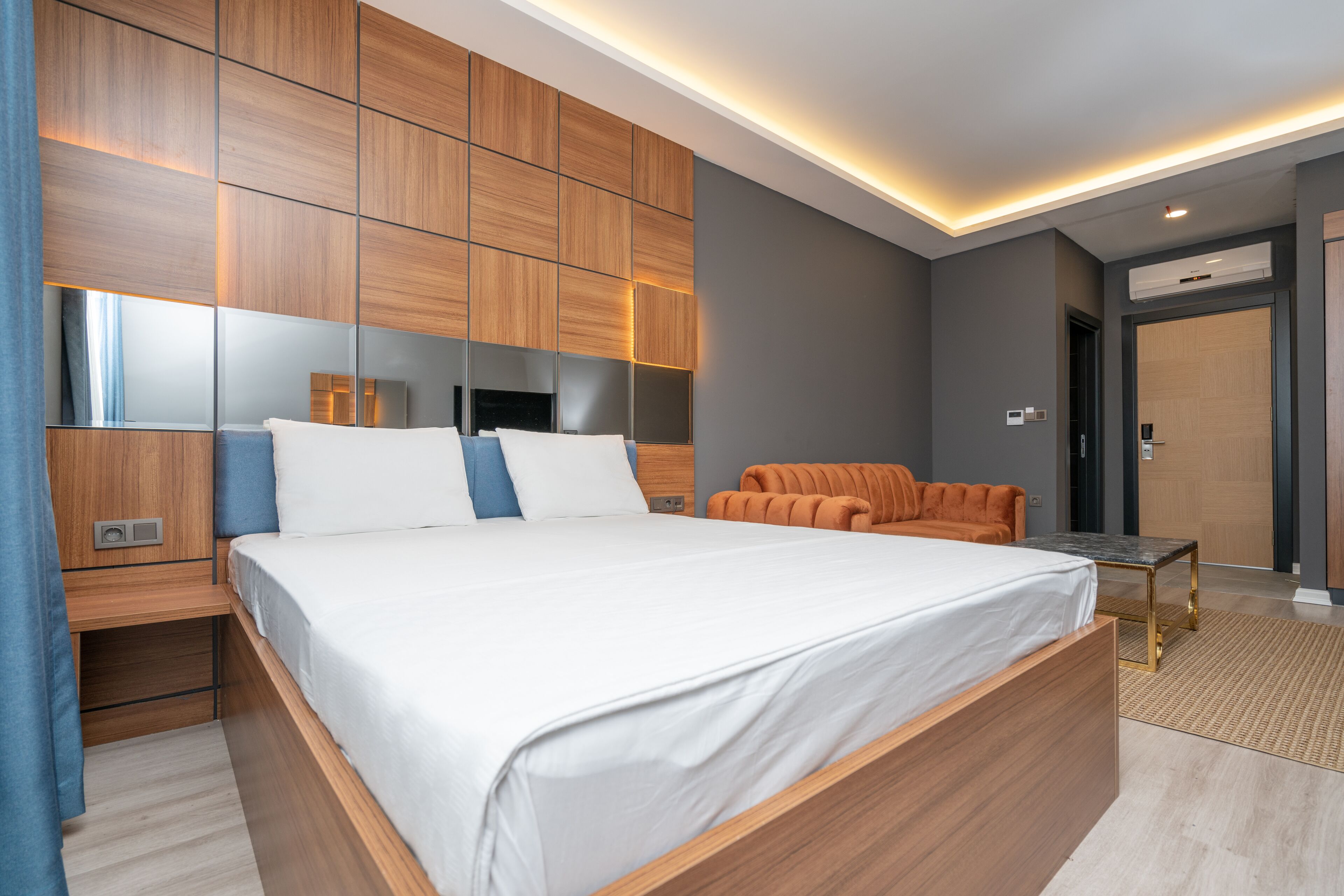 Premium bedding, minibar, desk, laptop workspace