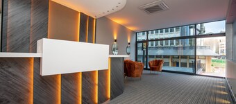 Center Suite