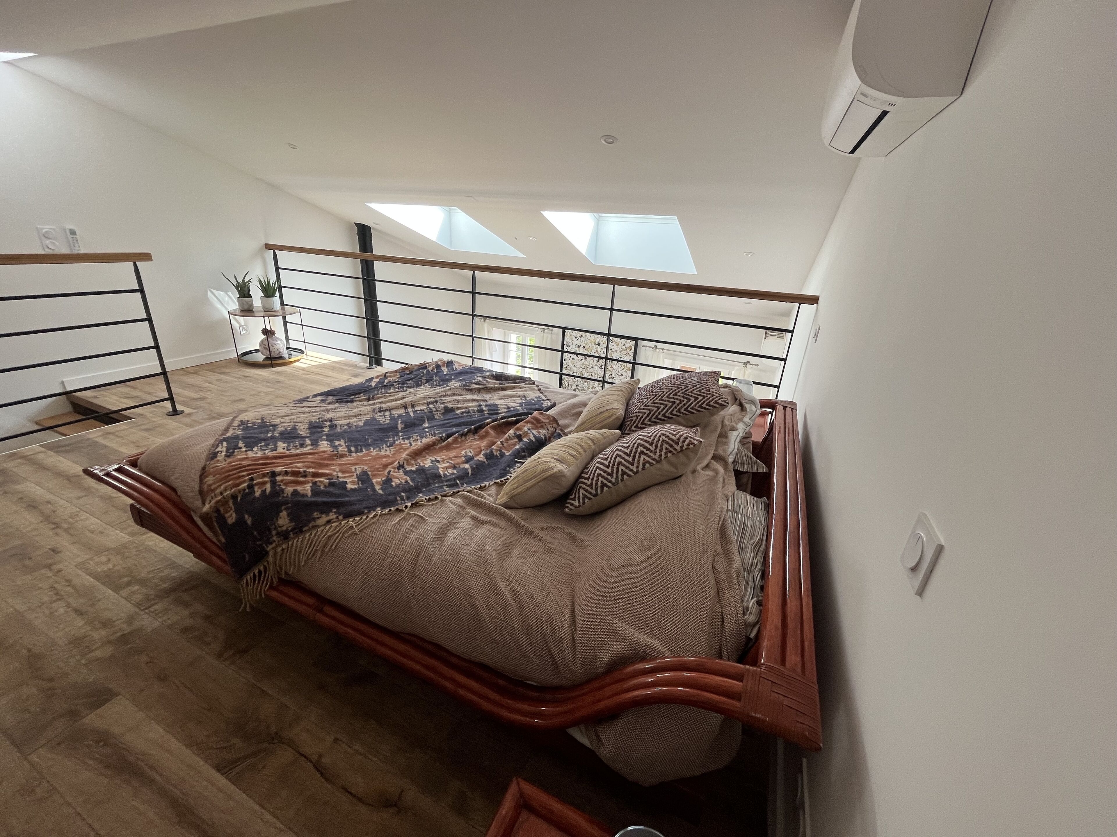 Maison de Village Romantique et Typique au Centre du Village