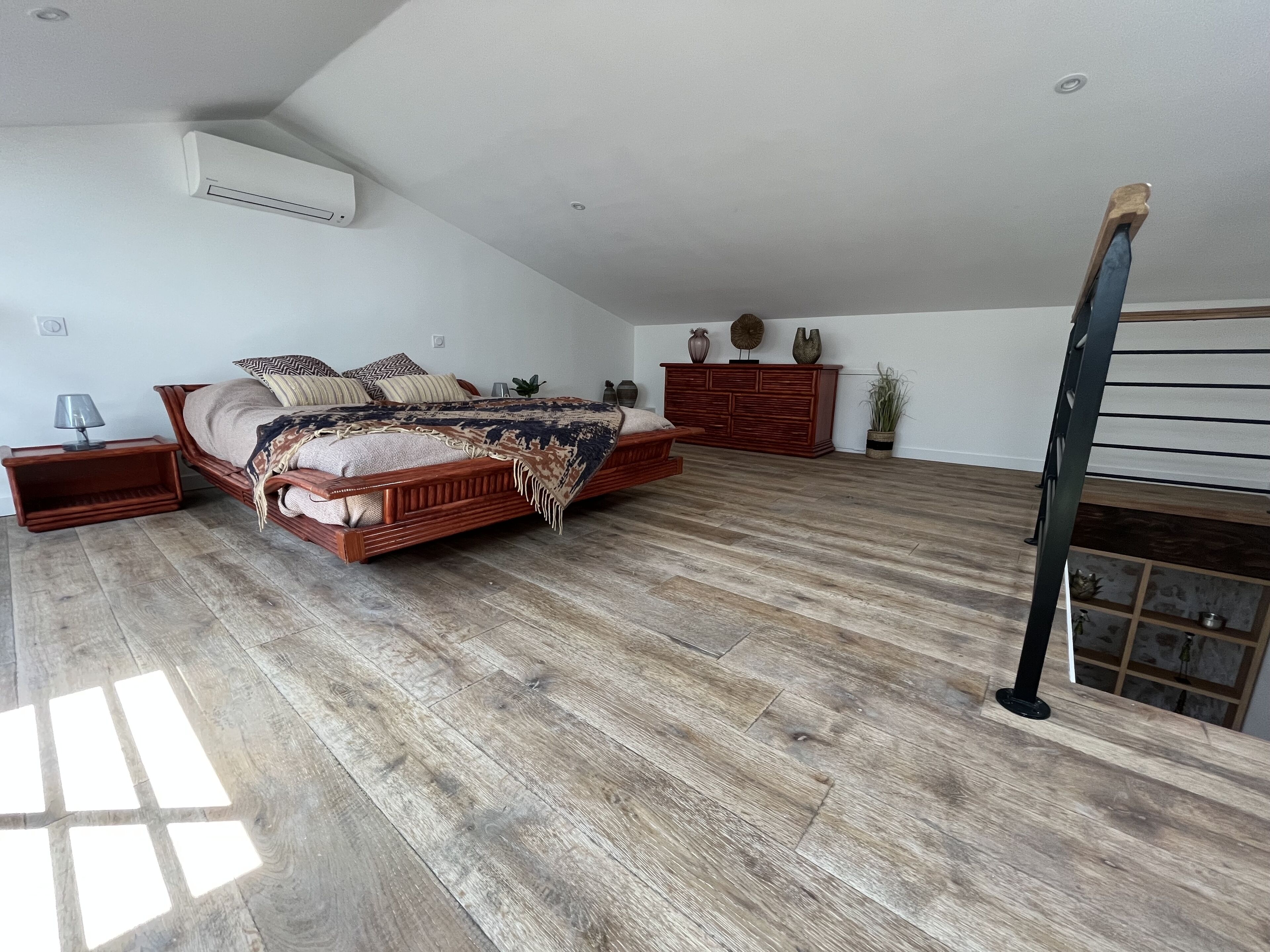 Maison de Village Romantique et Typique au Centre du Village