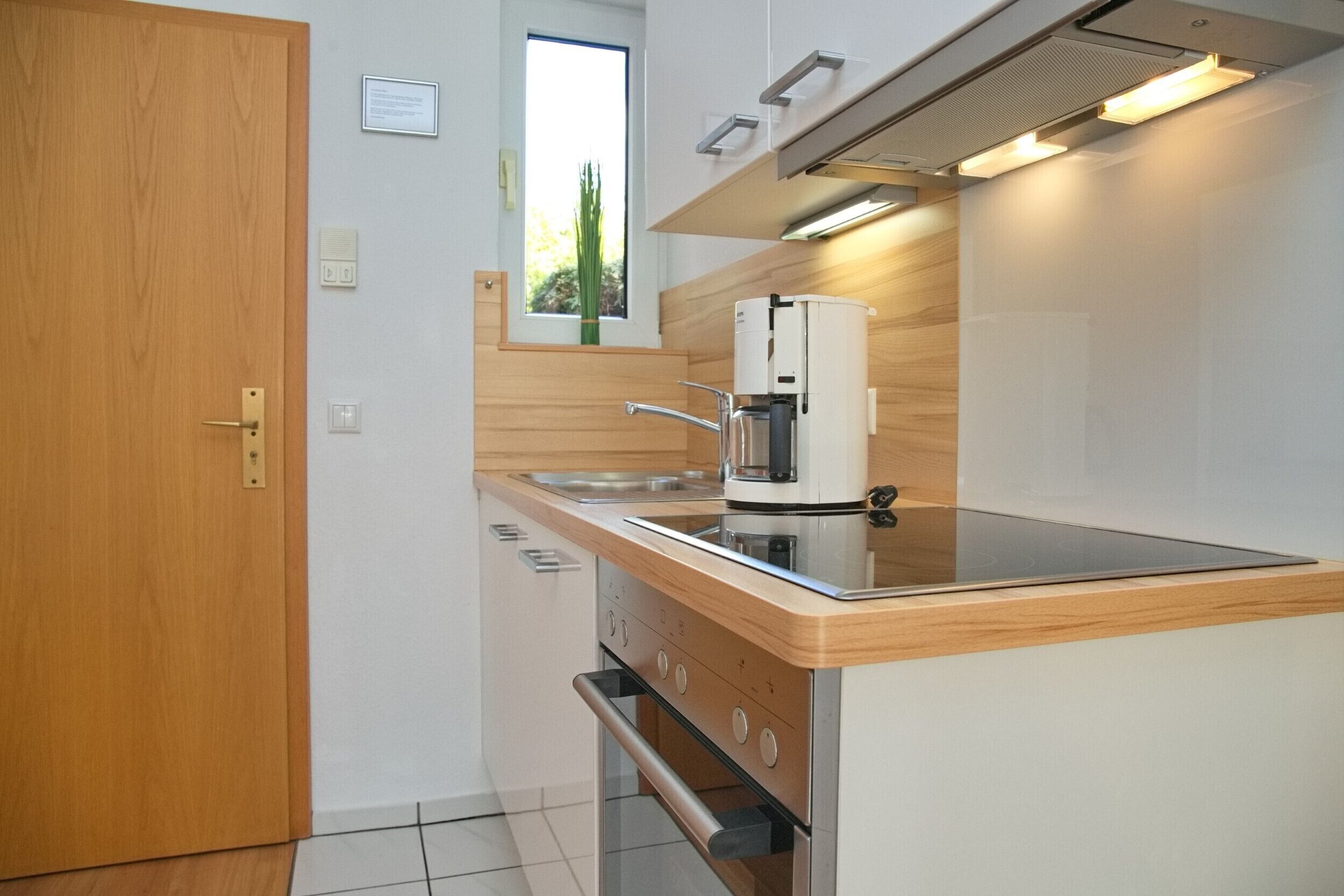 ثلاجة، ميكروويف، فرن، موقد طهي مسطح