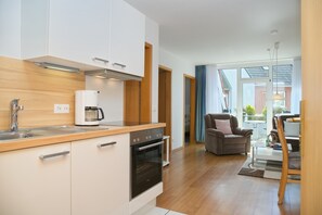 Fridge, microwave, oven, stovetop - House Seerose App. 7 incl. WLAN (Grömitz)