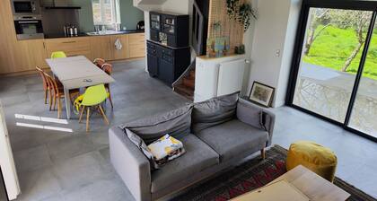 Maison bourgeoise avec verger en pleine ville