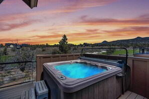 Tina de hidromasaje al aire libre