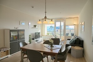 TV, DVD-spiller og stereoanlegg