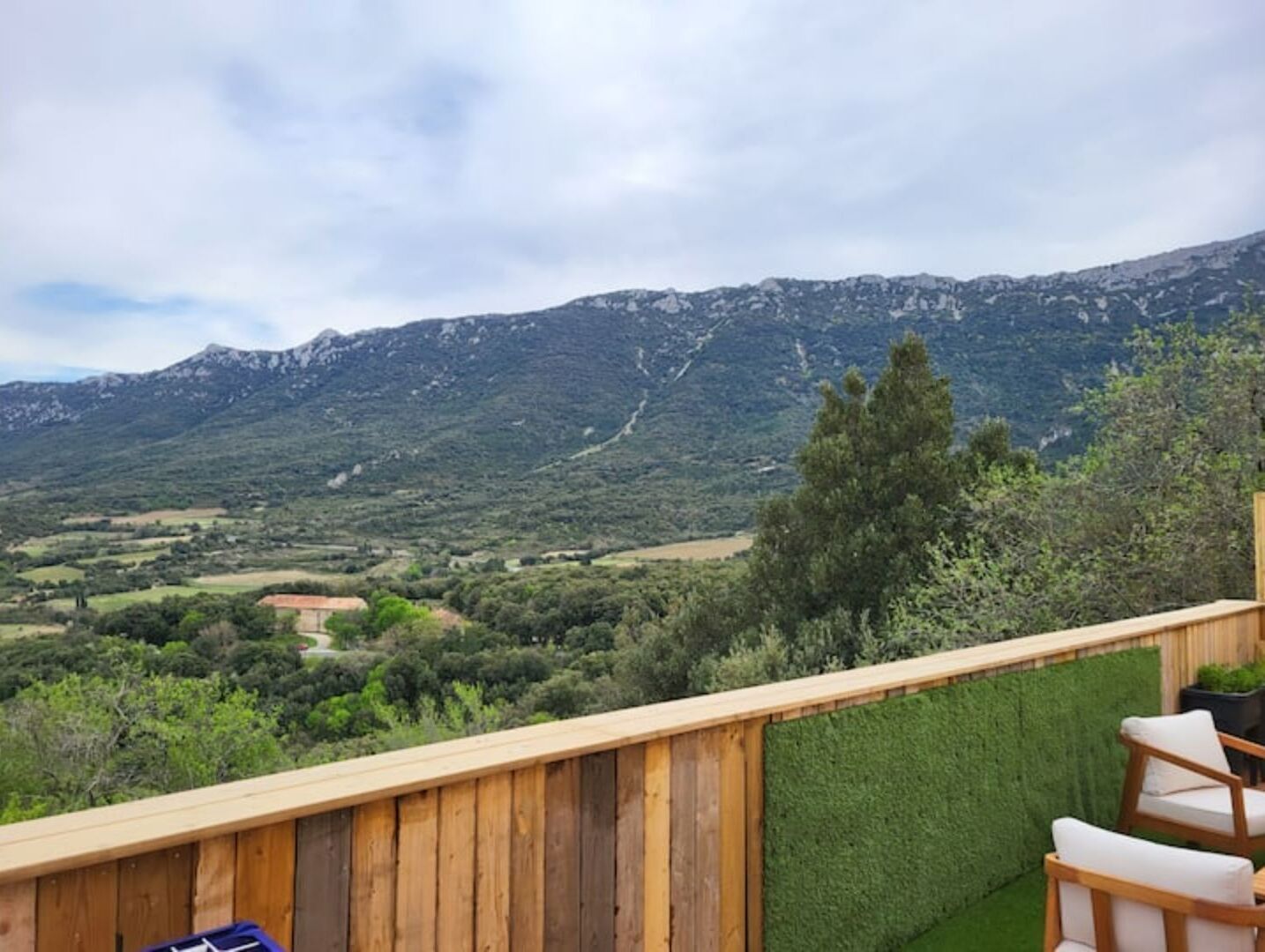 المنطقة المحيطة بالمنشأة