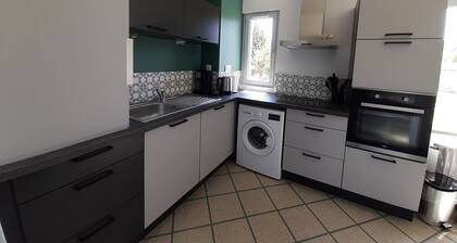 Charming T3 in La Roche-Posay Center with Garden, Garage, and Modern Amenities