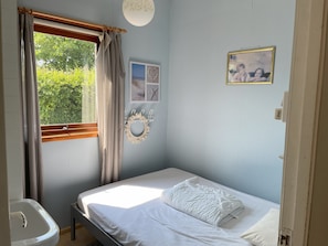 3 soverom, reiseseng for barn og internettilgang