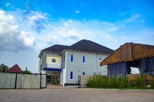 Fachada de la propiedad