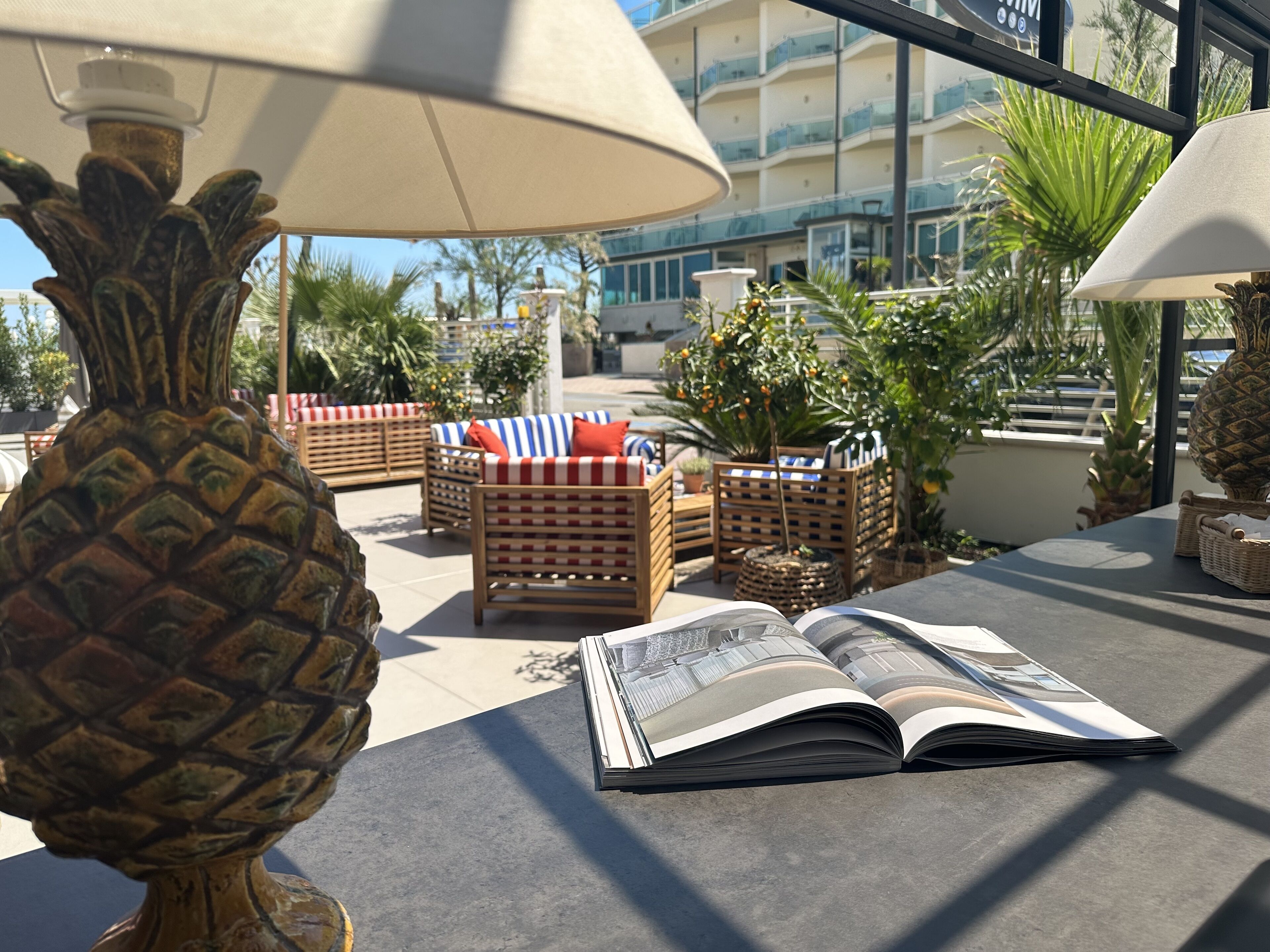 提供早餐、午餐和晚餐