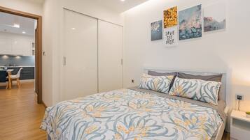 2 chambres, coffres-forts dans les chambres, bureau