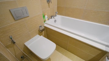 SĂšche-cheveux, serviettes fournies, savon, shampoing