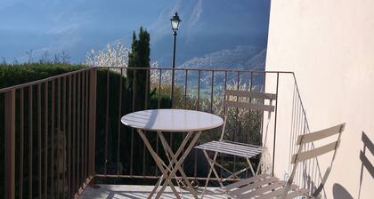 LA MAISON DES CHATS strategically located for visiting the entire Aosta Valley