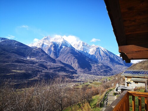LA MAISON DES CHATS strategically located for visiting the entire Aosta Valley
