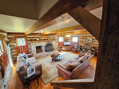 Cabin on a farm stay with roaming peecocks