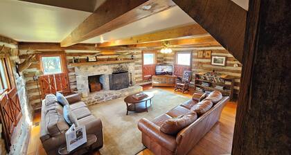 Cabin on a farm stay with roaming peecocks