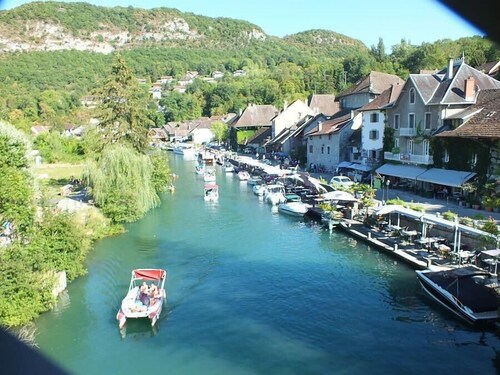 Rare villa in the heart of “Little Savoyard Venice”