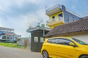 Front of property - OYO 91588 Ananda Guest House Batu (Batu)
