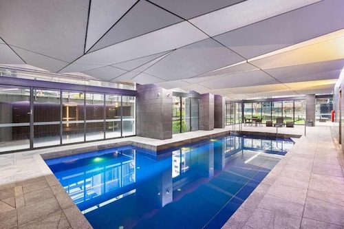 ReadySet Apartment at Midtown