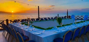 Outdoor banquet area - DEDEMAN VAN RESORT & AQUA (Edremit)