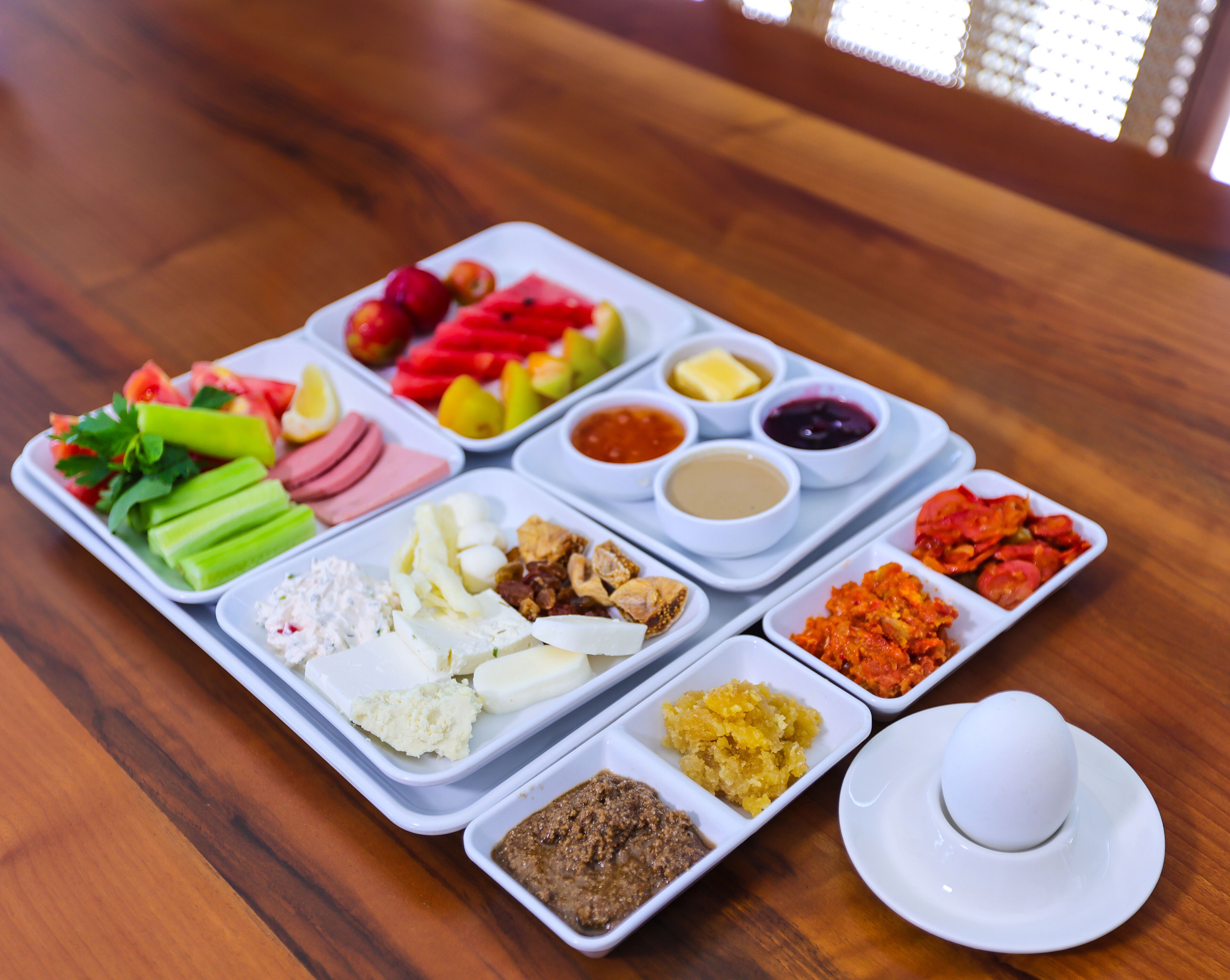 Bữa sáng buffet hàng ngày (8 EUR/mỗi người) 