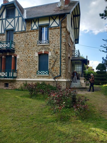 Hill top Esbly Proche de Disney Parc