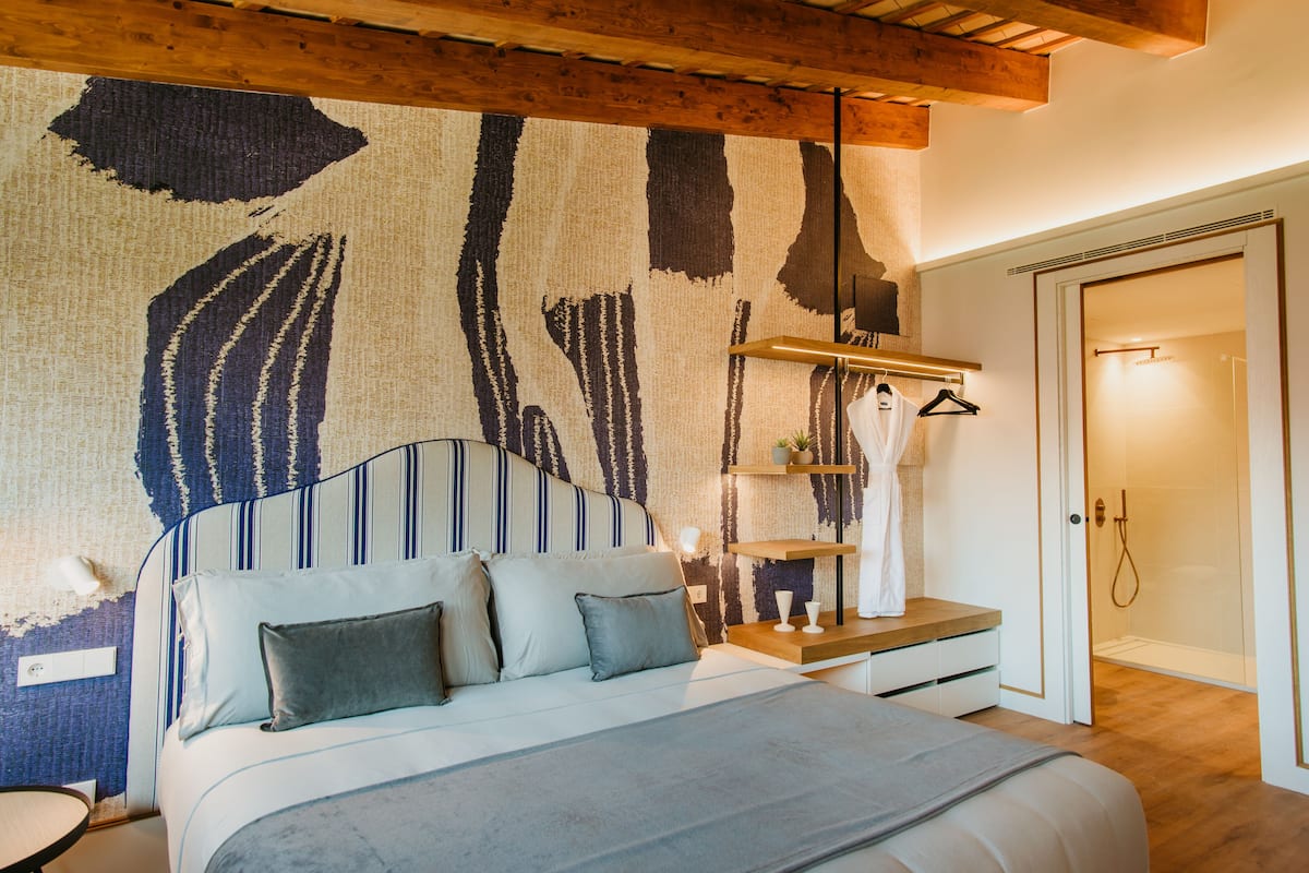 Clasica Grande | 1 Schlafzimmer, hochwertige Bettwaren, Daunenbettdecken