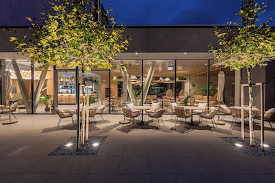  REED Boutique HOTEL & BISTRO