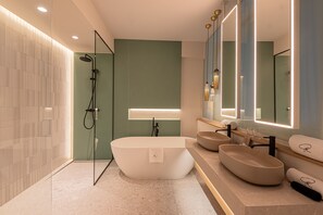 Suite estudio Royal | Baño | Artículos de higiene personal gratuitos, secador de pelo y albornoces