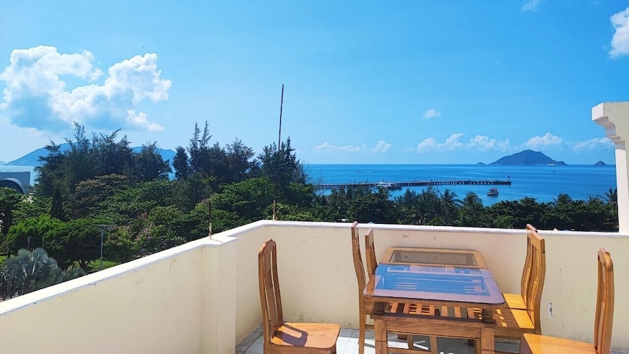 HOANG ANH CON DAO HOTEL