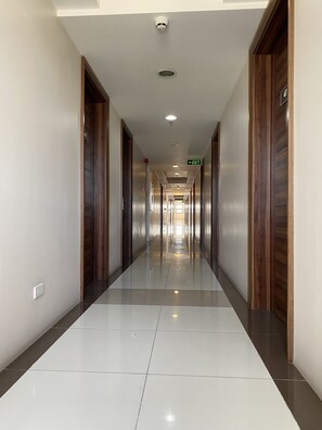Interior - Condo type , swimming pool , 47th floor amazing sea view , free wifi ,Netflix (Cebu City)