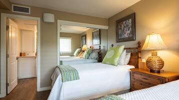 2 bedrooms, iron/ironing board, travel cot, WiFi
