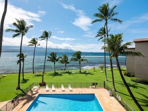 Pool - Vibrant Oceanfront Condo: Extraordinary View, Pool (Wailuku)