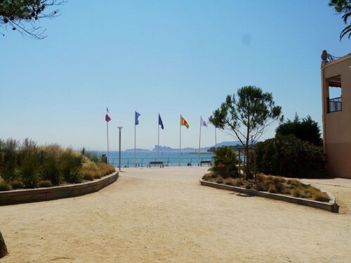 Apartment, gated community, 50 meters from the beach, Les Lecques