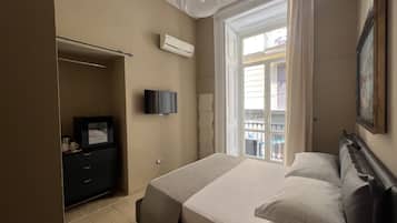 Quarto superior | Frigobar, cofres nos quartos, escrivaninha, Wi-Fi de cortesia