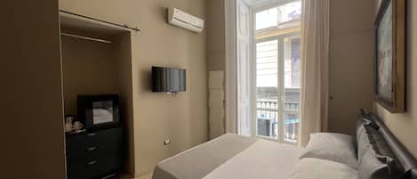 1 bedroom, minibar, in-room safe, desk