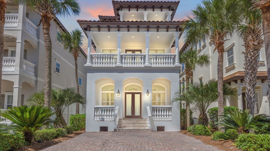 Private House in Seagrove on 30a! Steps From the Beach Access! Sleeps 8!