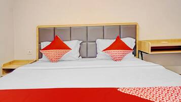 Kamar Double Deluks | Meja kerja, Wi-Fi gratis, dan seprai linen