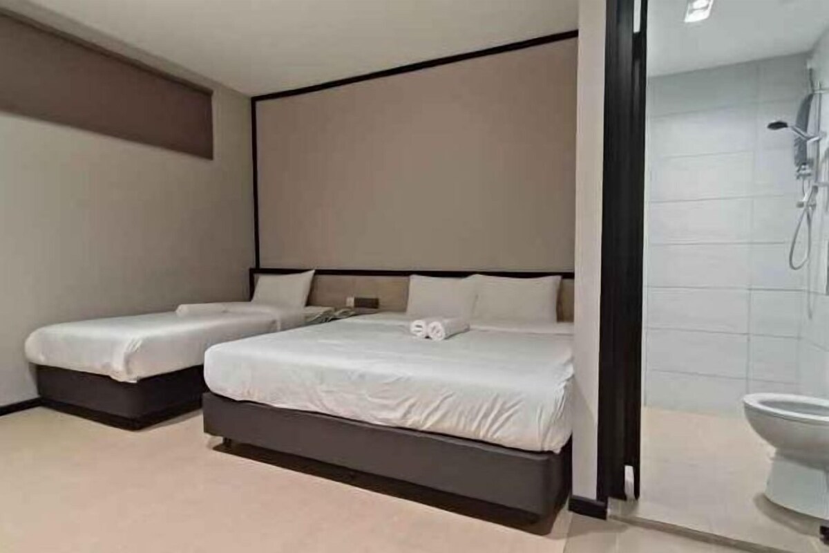 WiFi (free), bed sheets
