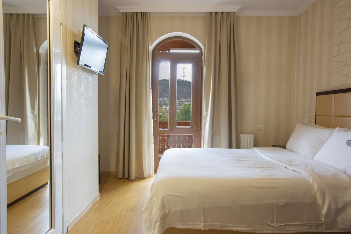 Standard Double Room | In-room safe, desk, blackout drapes, iron/ironing board (on request)