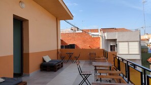 Outdoor dining - Pensión Benavente. 4 - (Playa 1,5km / AP7-3min) (Moncofa)