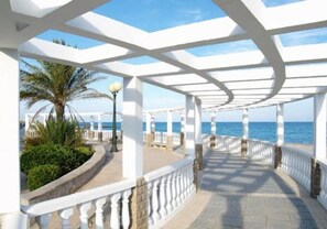 Property grounds - Pensión Benavente. 4 - (Playa 1,5km / AP7-3min) (Moncofa)