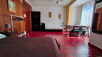 1 camera, Wi-Fi, lenzuola