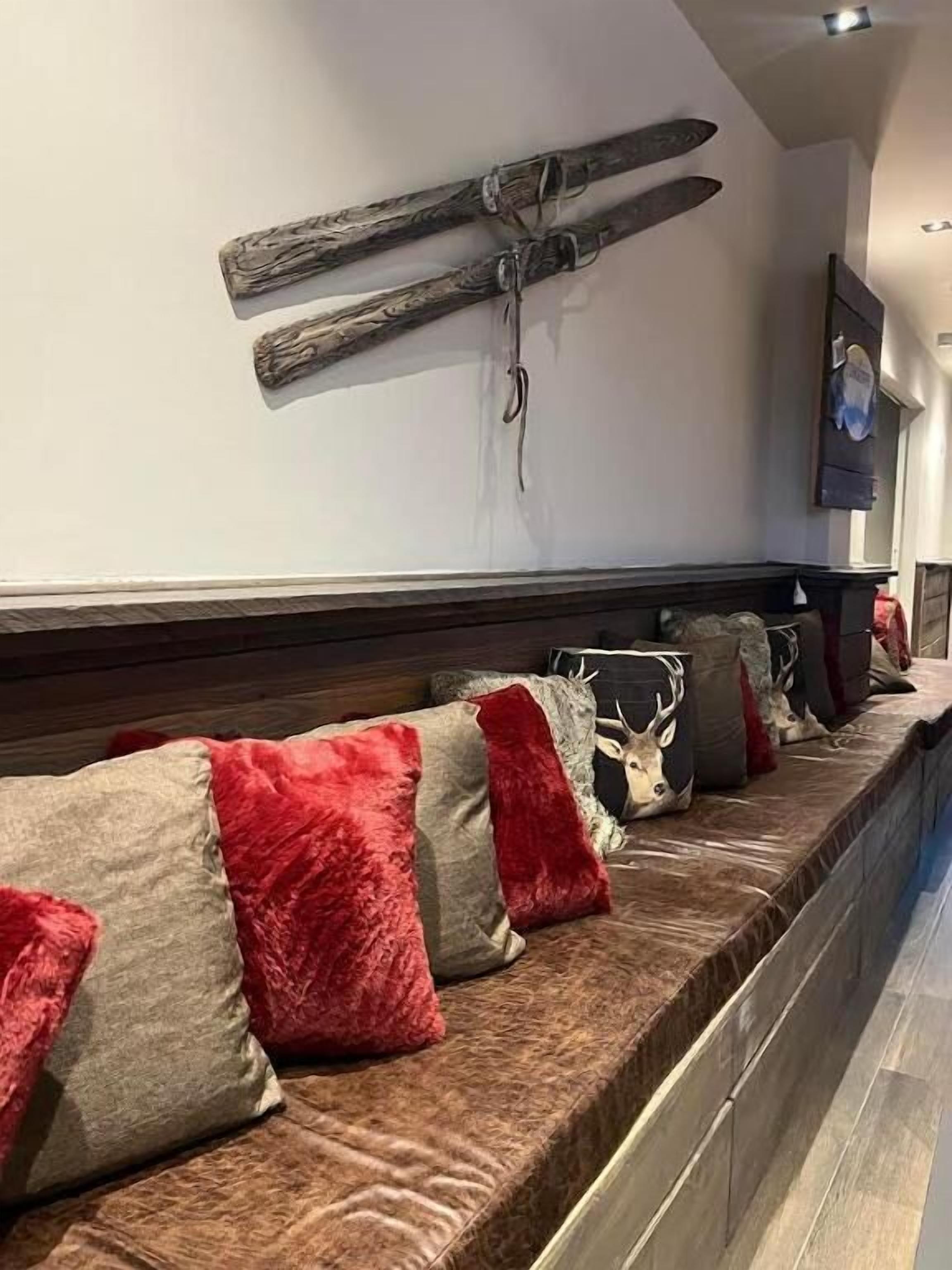 Televisión de pantalla plana de 32 pulgadas con canales digitales