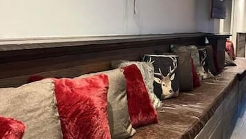 Televisión de pantalla plana de 32 pulgadas con canales digitales