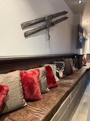 Televisión de pantalla plana de 32 pulgadas con canales digitales 