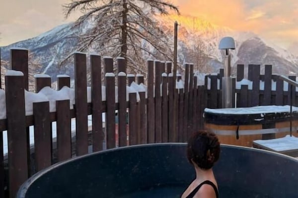 Sauna, hot tub, hot springs, massages