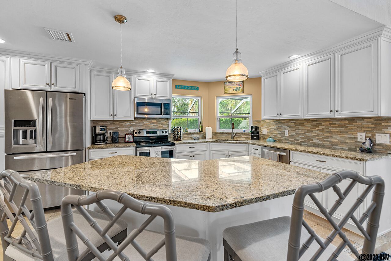 冰箱、微波炉、烤箱、炉灶