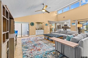 テレビ、書斎 / ワークスペース